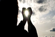 欧博：[国际足球]霍夫曼头球破门 勒沃库森取得领先.